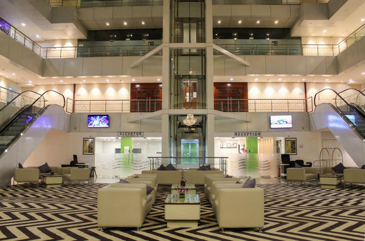 The Byke Suraj Plaza Pure Veg, Тхане Экстерьер фото